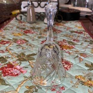 The European Collection 24% Lead Crystal Bell